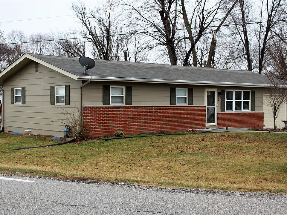 2nd image of 2 Oak Dr