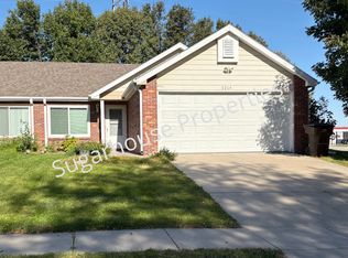 8264 Karl Ridge Rd, Lincoln, NE 68506