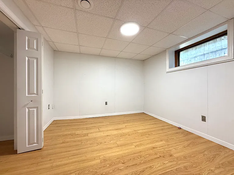 52 Bogart St — Photo 13