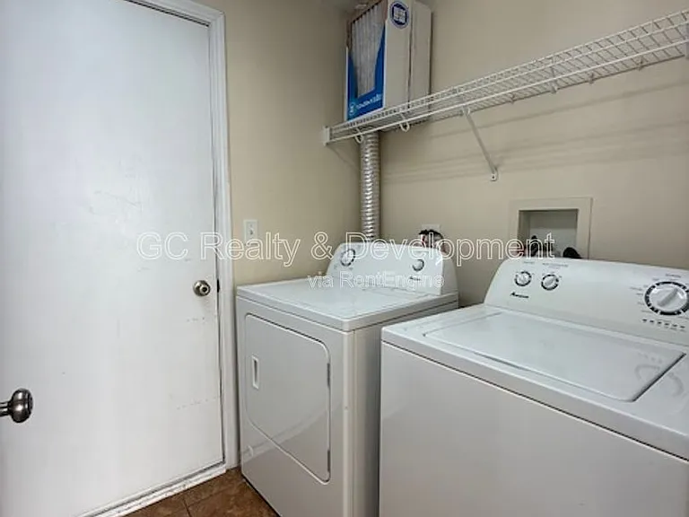 1652 Cesario Dr — Photo 5