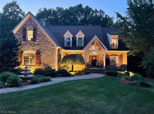 239 Ballantrae Dr, Northfield, OH