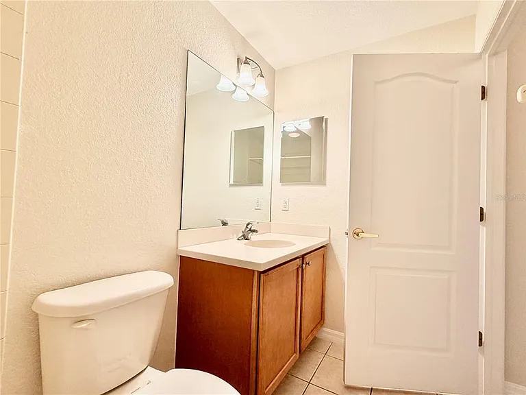 819 Fairwaycove Ln #102 — Photo 35
