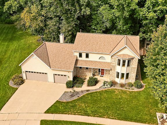 2nd image of 1321 Woodland Dr SW
