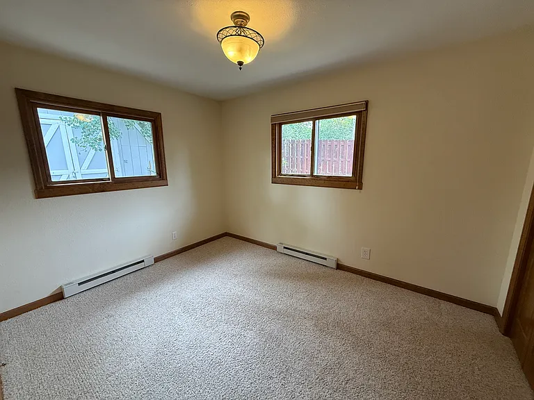 409 Clover Cir — Photo 22