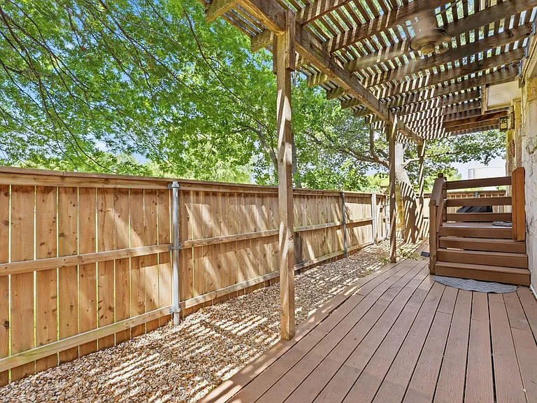1109 Traci Michelle Dr — Photo 17