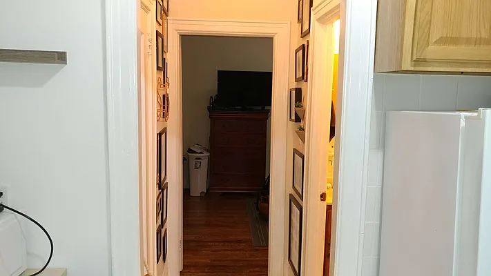 Rented by Halvatzis Realty | media 1