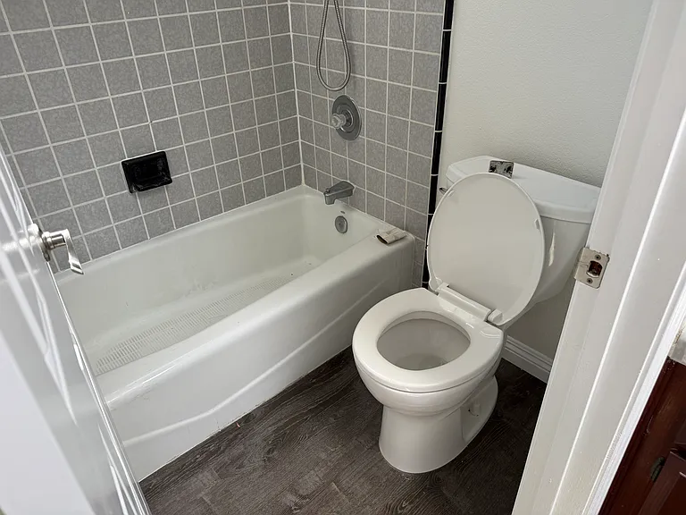 166 Las Flores Dr #A — Photo 16