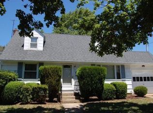 54 Duane St, Farmingdale, NY 11735