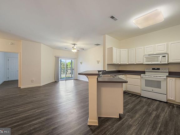 4th image of 4102F Summer Brook Way