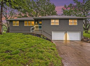 3613 Queen Ridge Dr, Independence, MO 64055