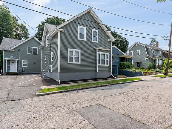 2nd image of 121 Burlington St APT 1