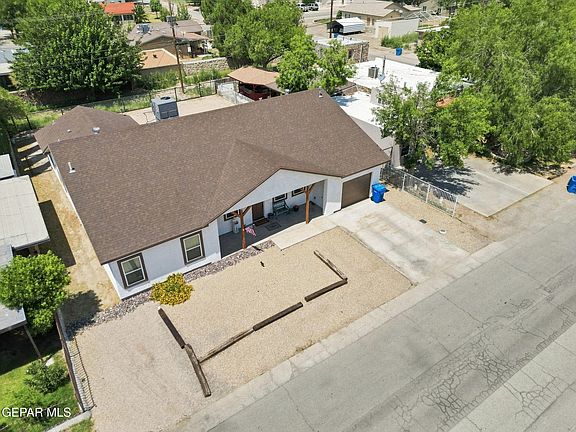 4th image of 139 Main St