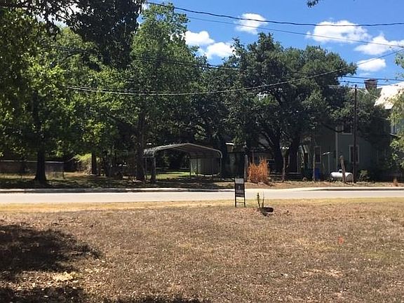2nd image of 203 E Cypress St