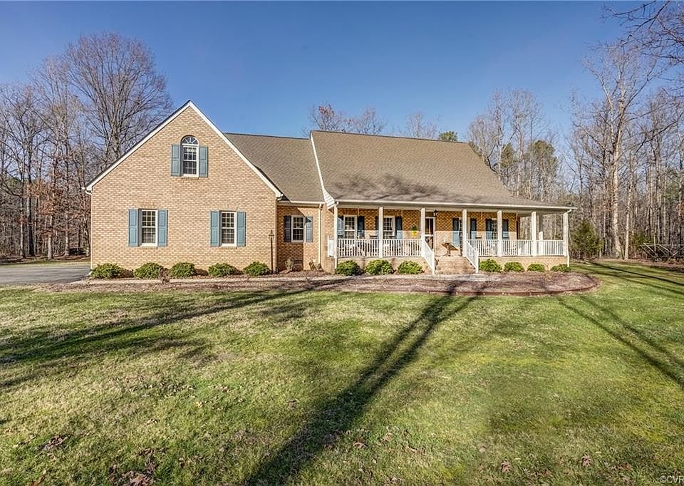 1st image of 16761 Hanover Junction Ln