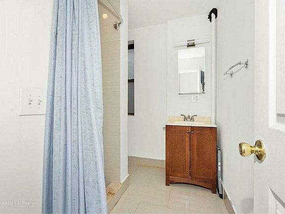 4th image of 137 Sullivan St APT 20