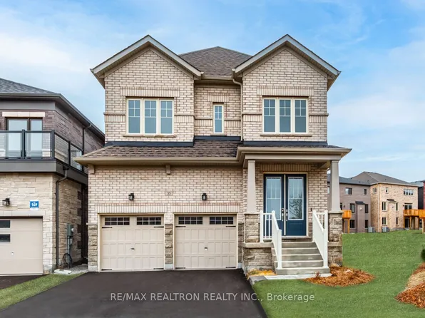 35 Sassafras Rd, Springwater, ON L9X 2C6