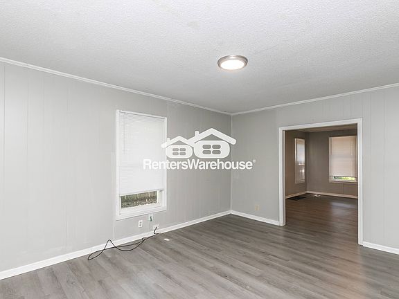 3rd image of 808 S Grand Ave
