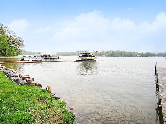 5th image of 63077 Lakeshore Dr