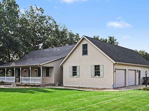 2nd image of 58030 Prairie Ridge Rd