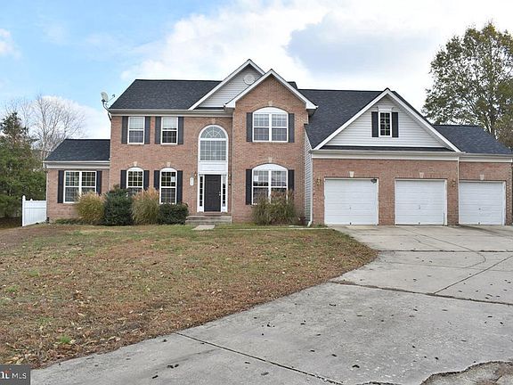 4th image of 915 Manor House Dr