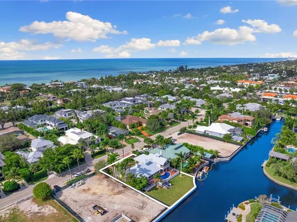 1673 3rd ST S, NAPLES, FL 34102