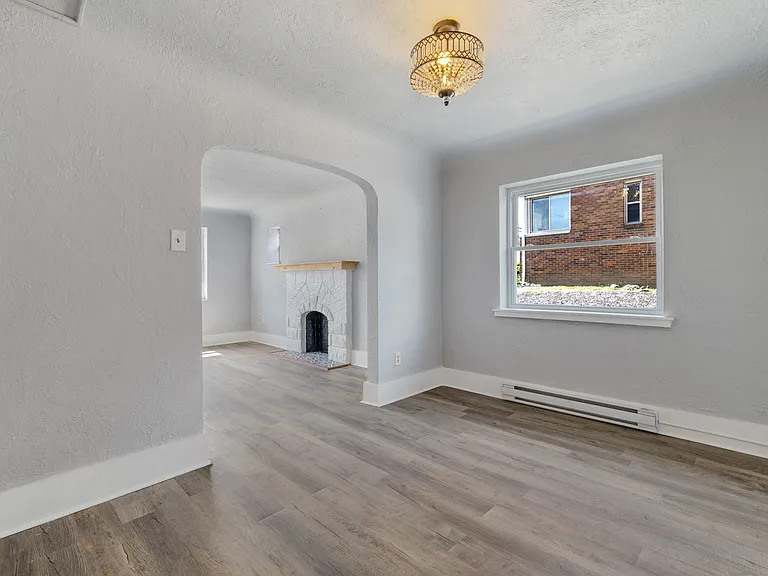 270 Beverly Rd #4 — Photo 9