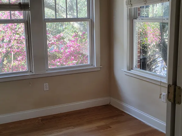 401 N Barcelona St APT 4, Pensacola, FL 32501