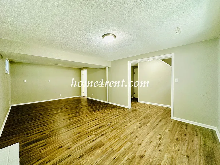 7421 Hardy Ave — Photo 33