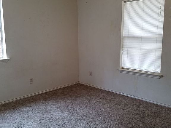 5th image of 605 Maurice St APT A