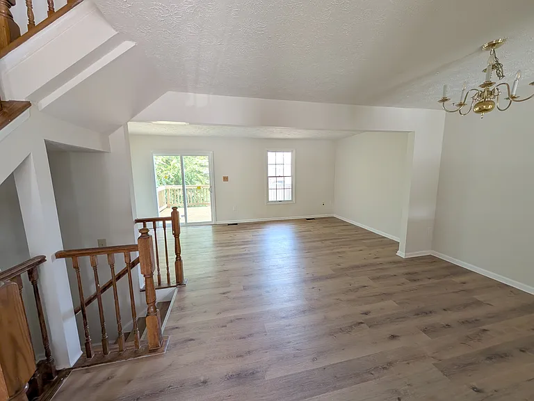 8037 Brightwood Ct — Photo 6