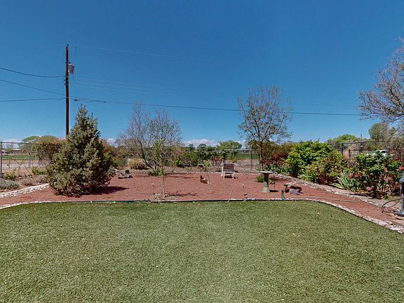 3rd image of 5 Hobbs Rd