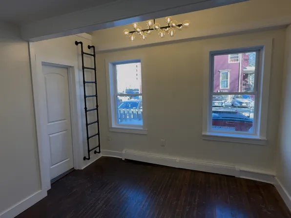 229 S Geneva St APT 5, Ithaca, NY 14850