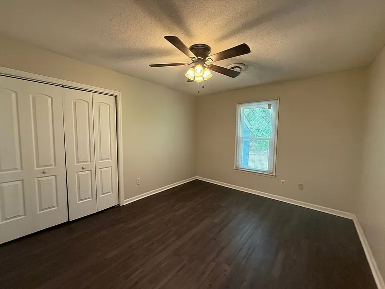 120 Corey Cir — Photo 7