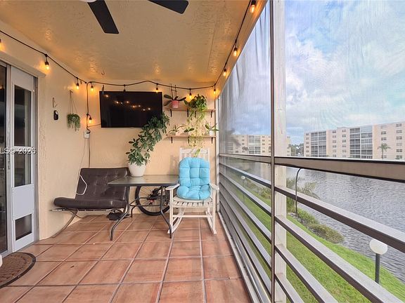 5th image of 311 SE 3rd St APT 209