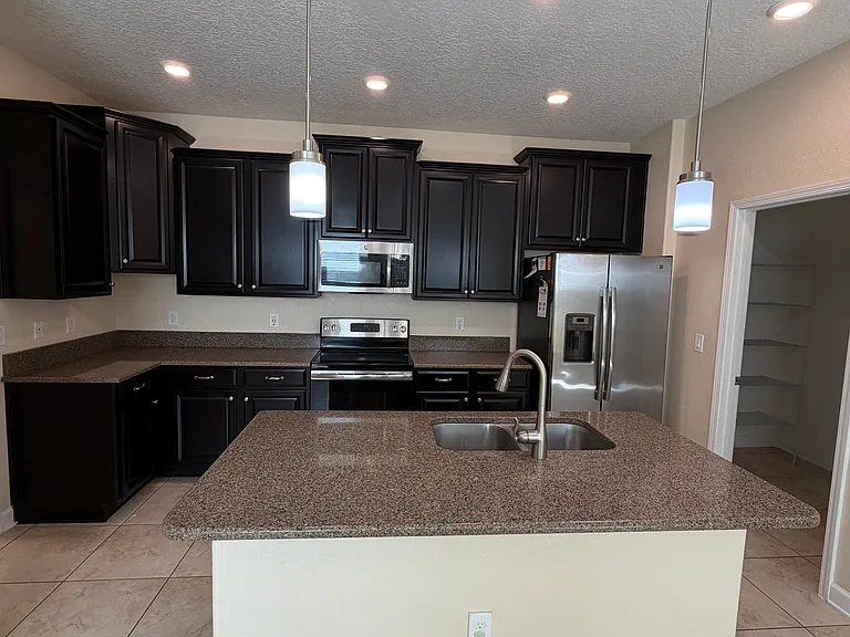 15171 Bridgewater Crossings Blvd — Photo 10