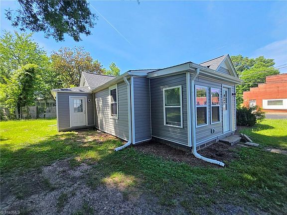 4th image of 106 S Fieldcrest Rd
