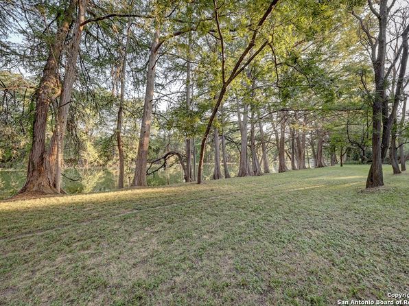 111 MAUK RD, Ingram, TX 78025