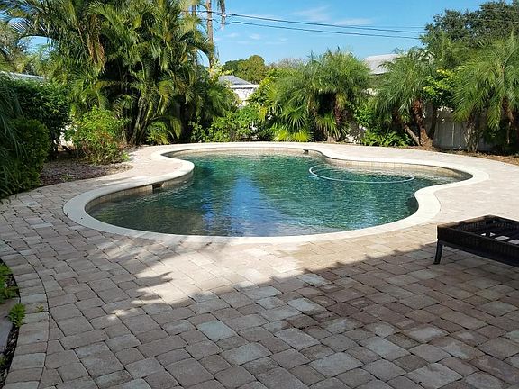 Salt water pool