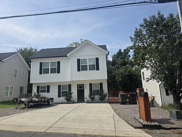 259 Patterson Ave SE — Photo 3