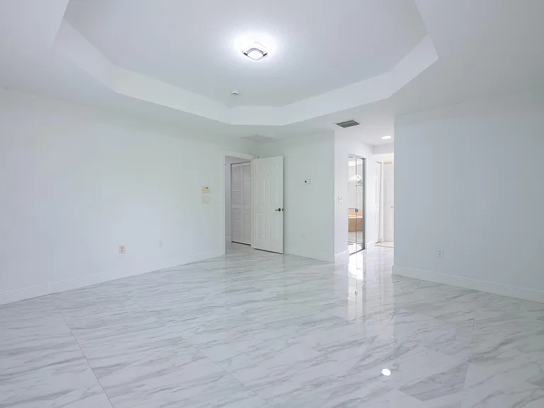 4668 SW 183rd Ave — Photo 14