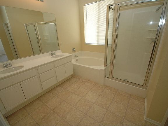 5th image of 26771 Wilkes Dr