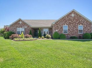 2 Fieldcrest Dr, Maryville, IL 62062