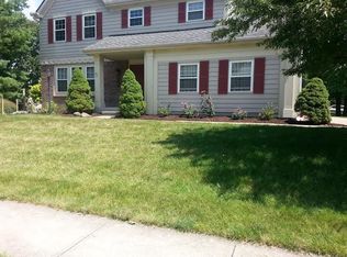 242 Brownsfell Dr, Columbus, OH 43235