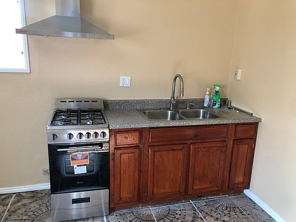 5th image of 6406 Arlington Ave