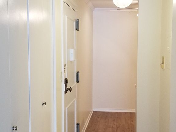 4th image of 235 Henry Ave Unit 12I