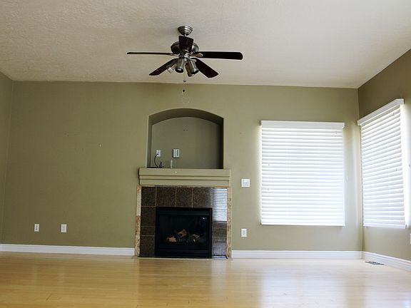 2nd image of 1962 W Woodview Dr