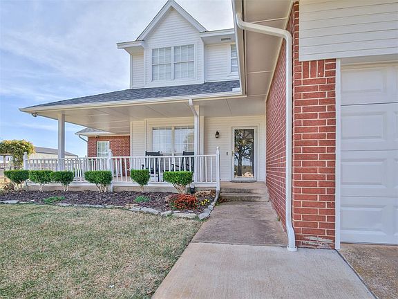 3rd image of 1720 Silver Oaks Dr