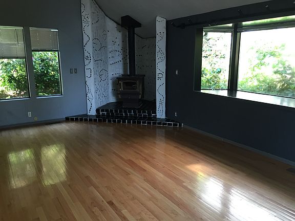 2nd image of 54 Ridgeline Dr
