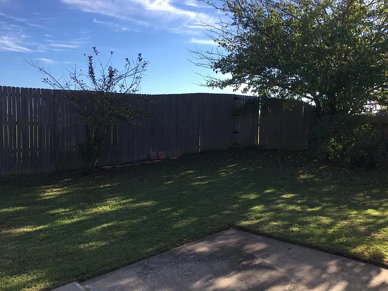 1309 W El Paso St — Photo 3