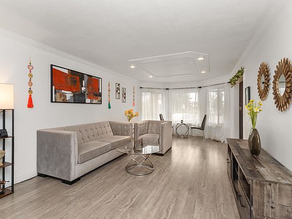 4th image of 32507 Qualicum Pl